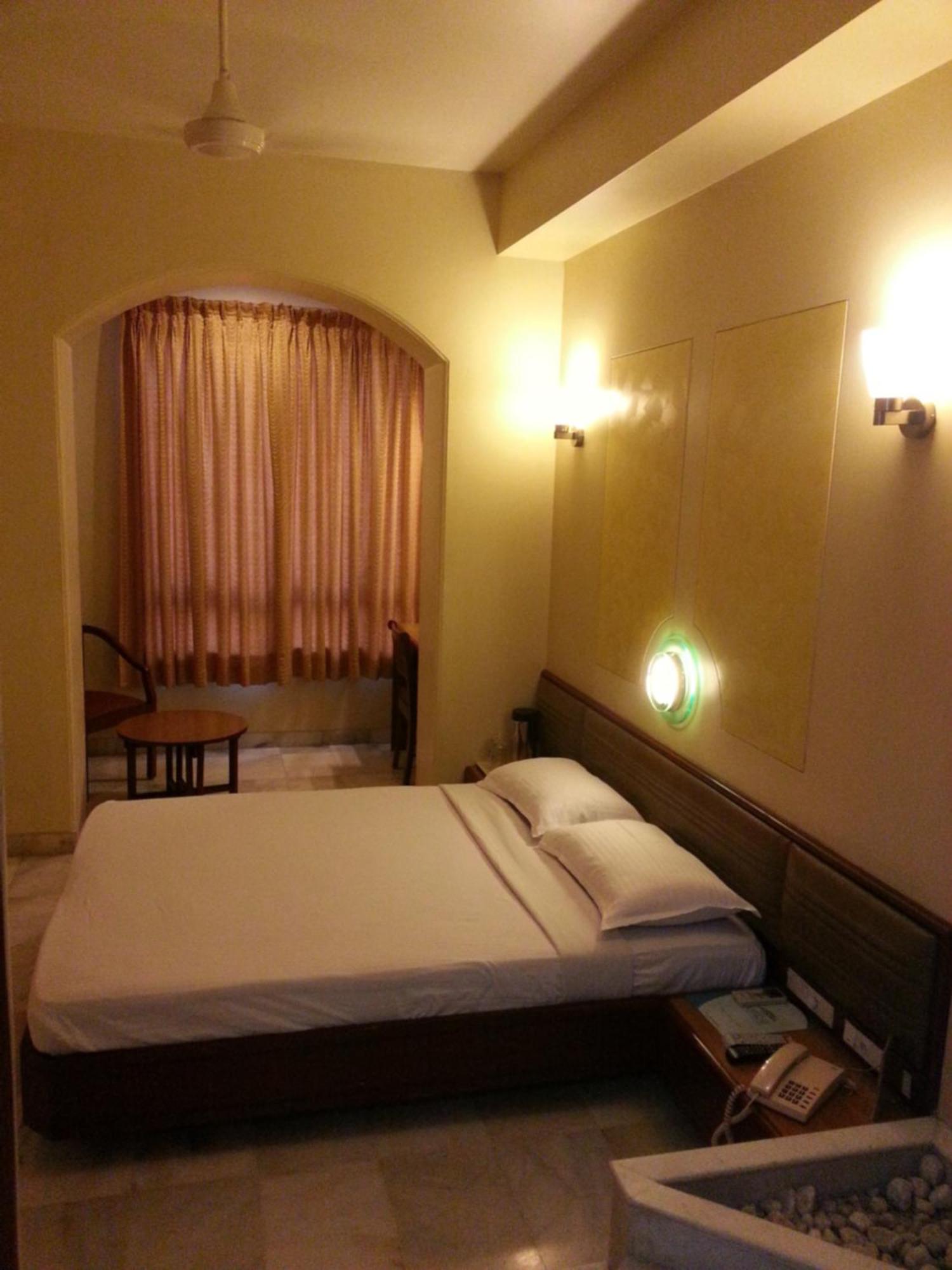 Hotel Ashray International, Sion - Near Bkc Mumbai Kültér fotó