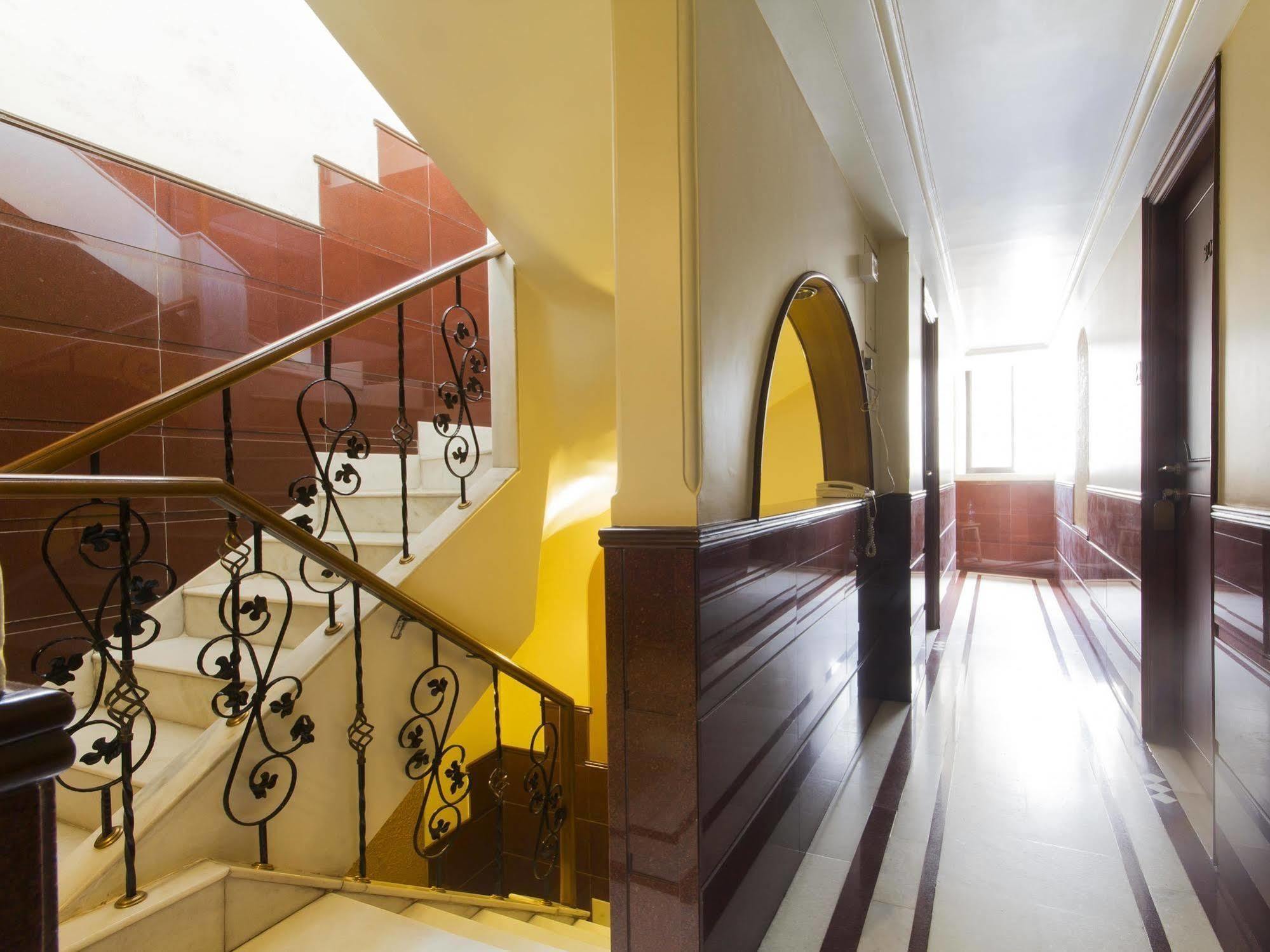 Hotel Ashray International, Sion - Near Bkc Mumbai Kültér fotó