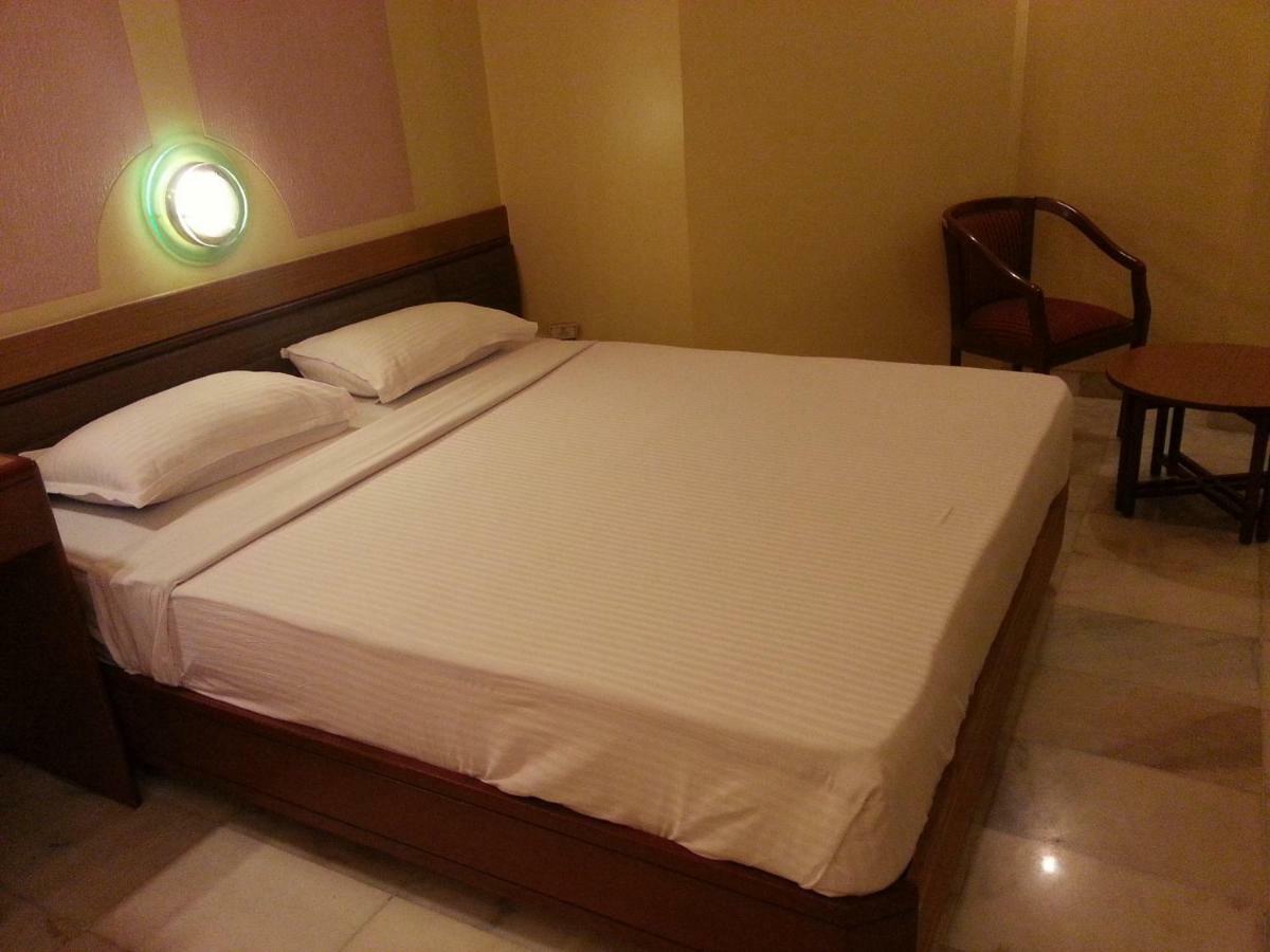 Hotel Ashray International, Sion - Near Bkc Mumbai Kültér fotó